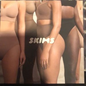 NEVER WORN SKIMS CORE CONTROL THONG S/M